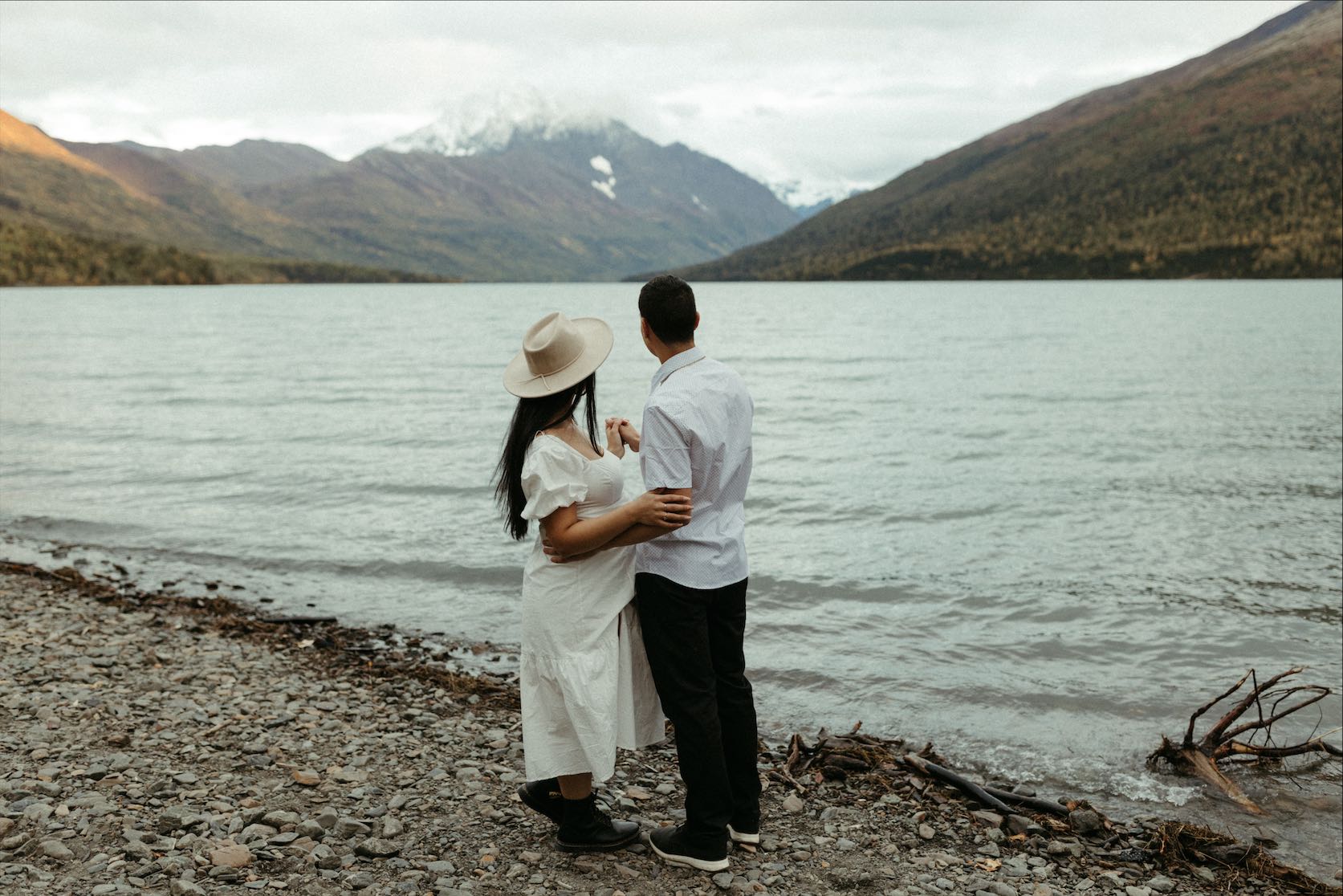 Boho styled couples session at Eklutna Lake in Alaska 