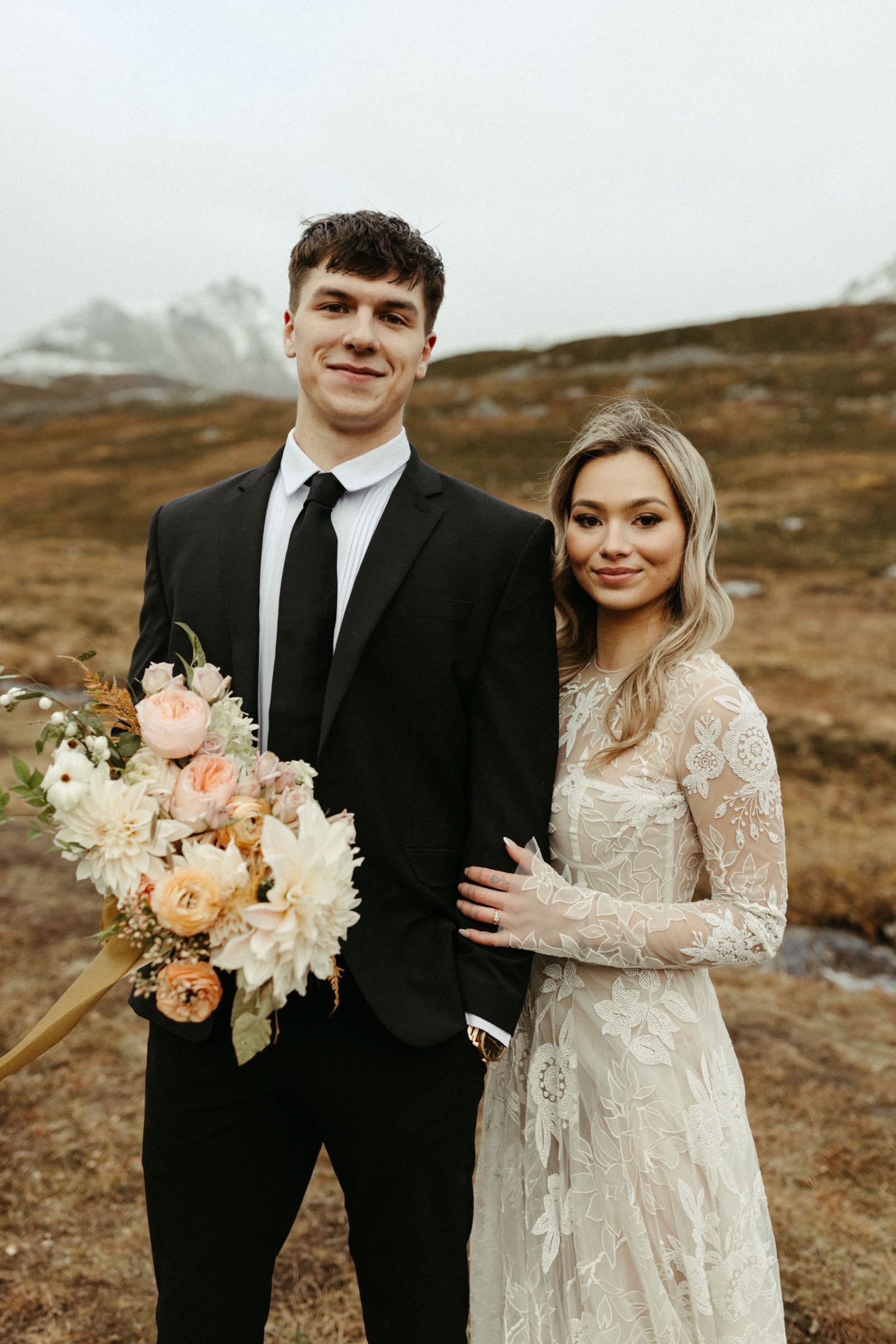 Palmer Alaska elopement at Hatchers Pass