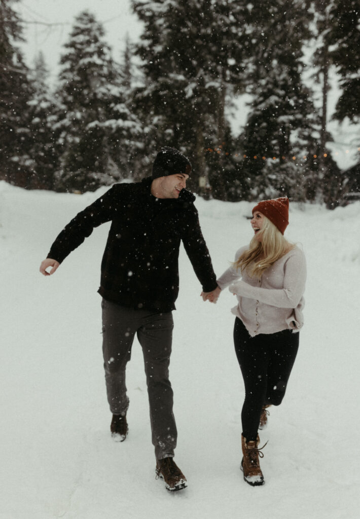 What to wear for your engagement photos in Alaska