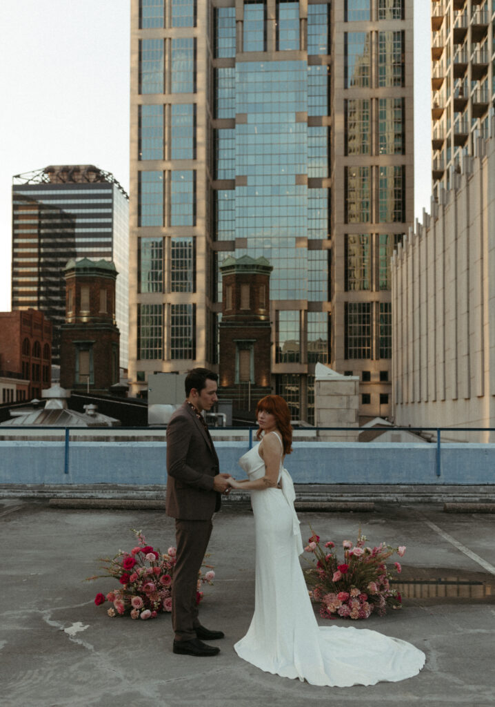 Elopement in the city 